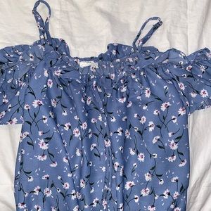 Cute blouse for spring.
